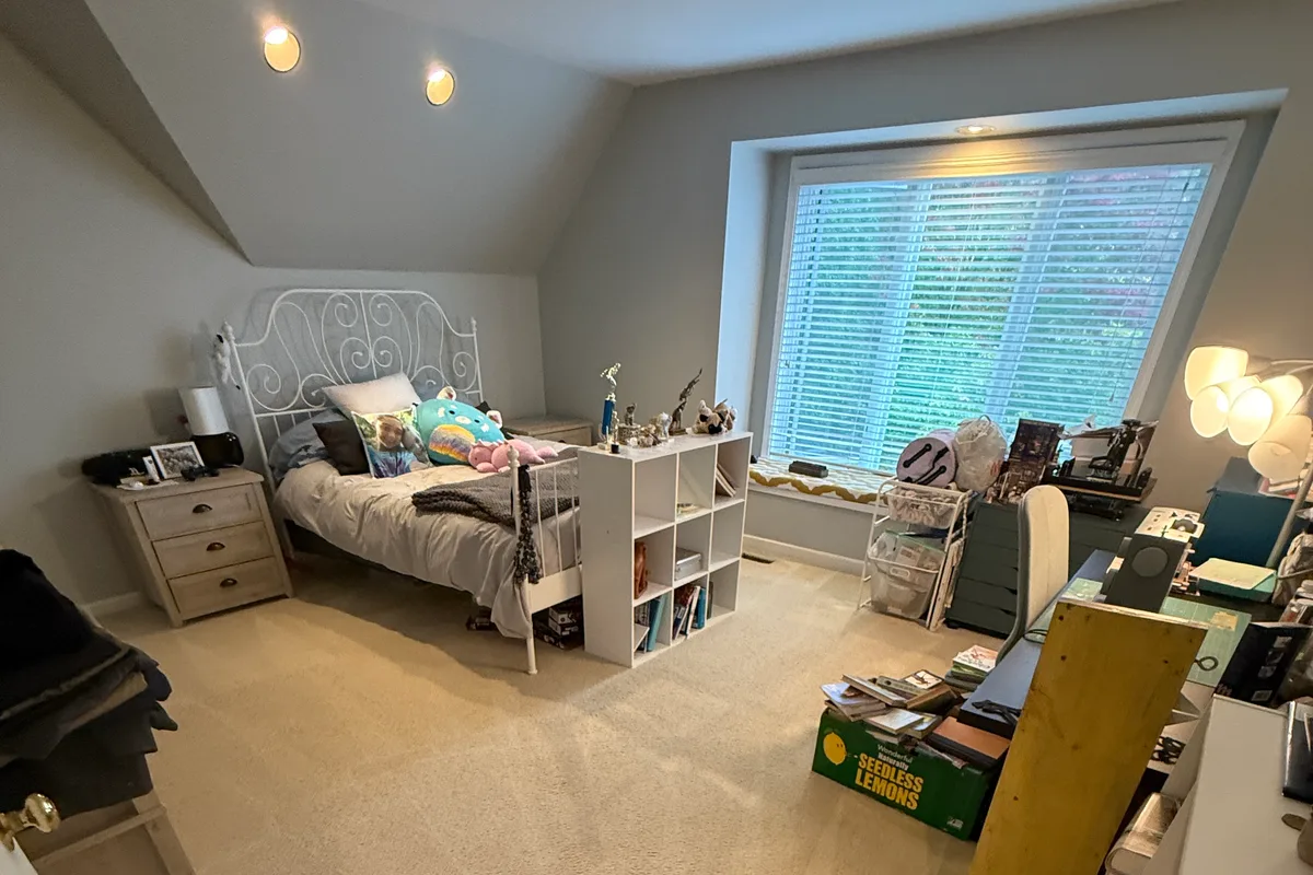 Second carpeted room cleaned room by room during the Lake Forest visit